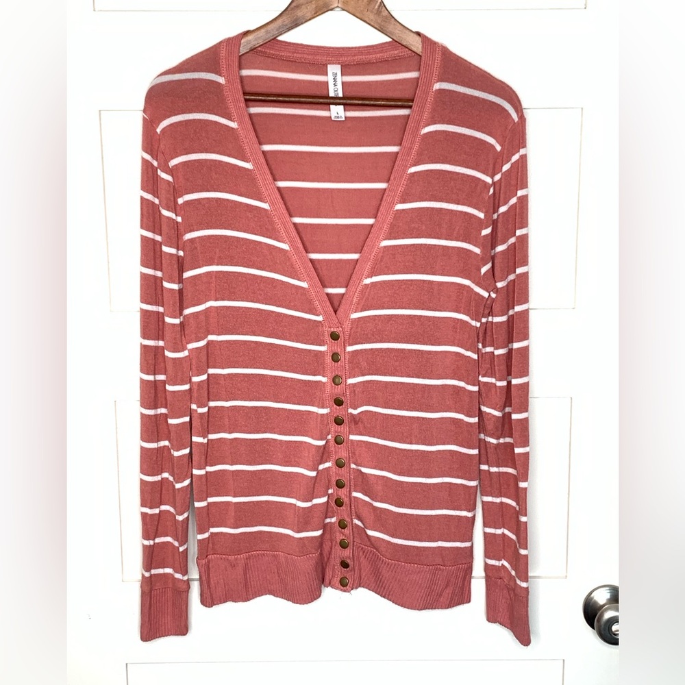 Zenana Outfitters Women’s Mauve Striped Cardigan Size Large